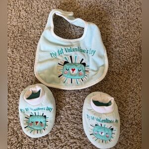 My First Valentine’s Day Blue Lion Booties And Bib Set Baby Infant Sz 1-2